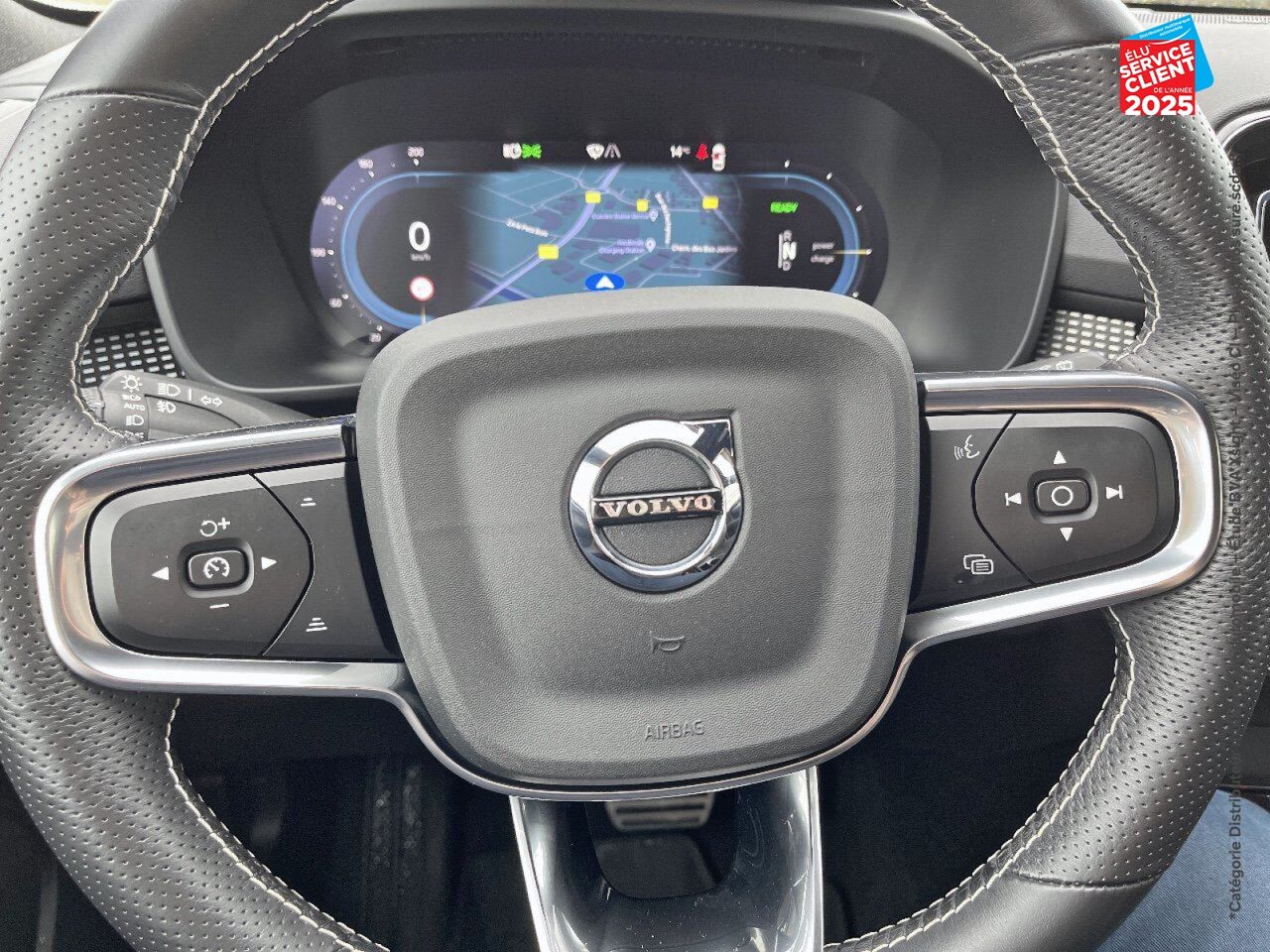 Véhicule d'occasion VOLVO XC40 P8 AWD 408CH R-DESIGN EDT chez Volvo Epernay