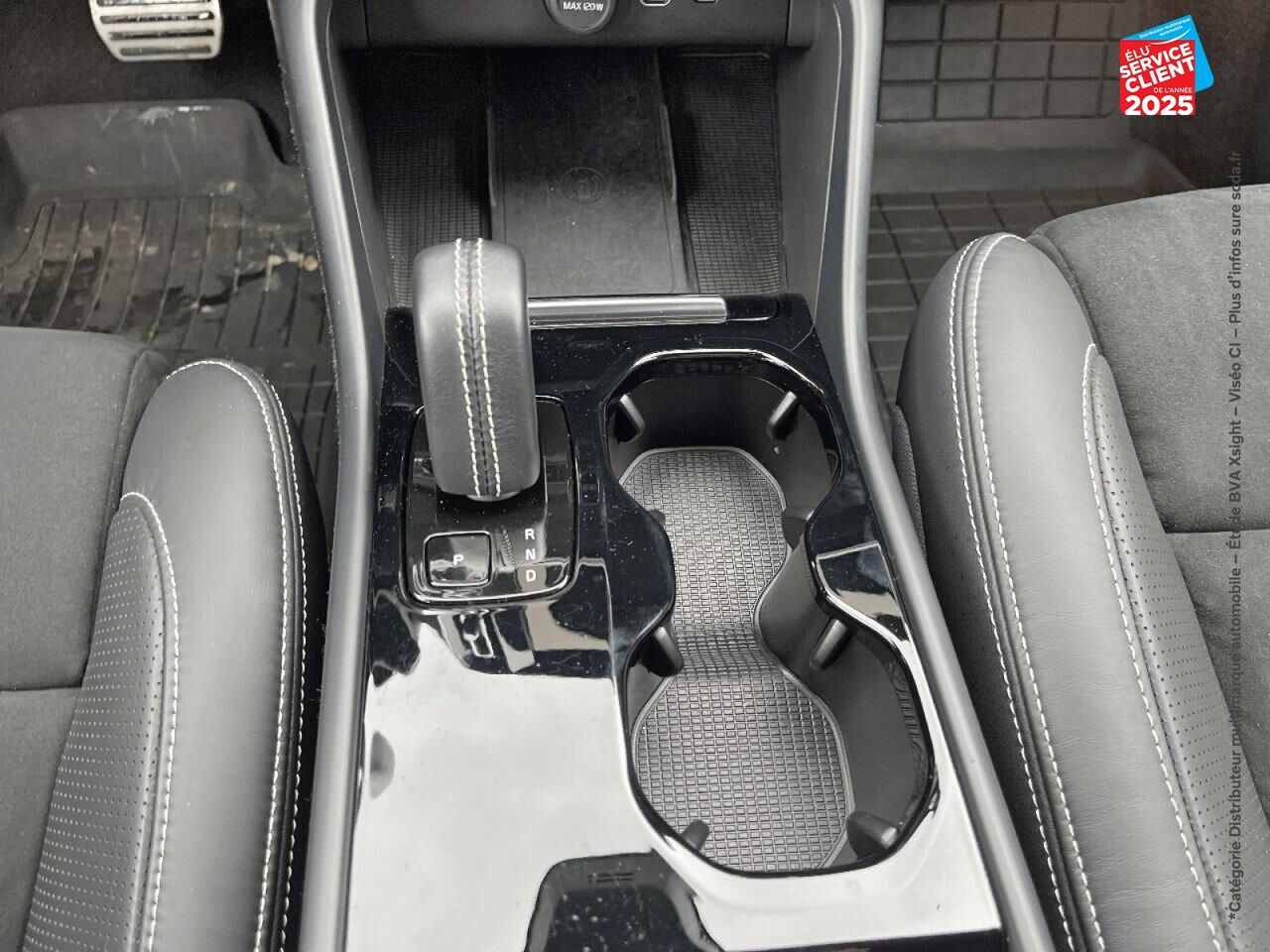 Véhicule d'occasion VOLVO XC40 P8 AWD 408CH R-DESIGN EDT chez Volvo Epernay