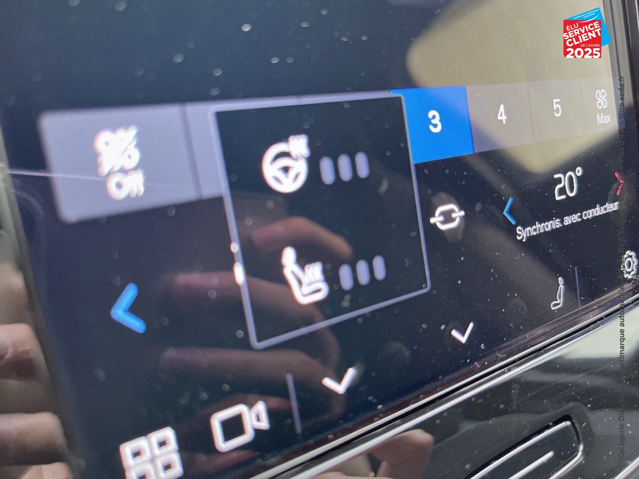 Véhicule d'occasion VOLVO XC40 P8 AWD 408CH R-DESIGN EDT chez Volvo Epernay
