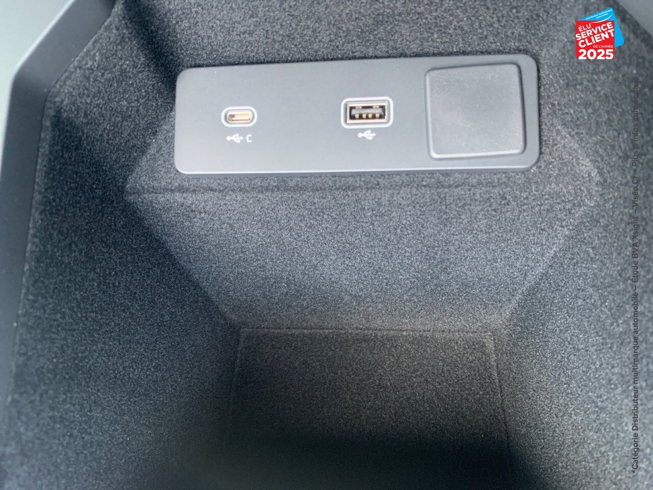 Véhicule d'occasion LAND-ROVER DISCOVERY SPORT P200 FLEX FUEL R-DYNAMIC SE AWD BVA chez Toyota Thionville
