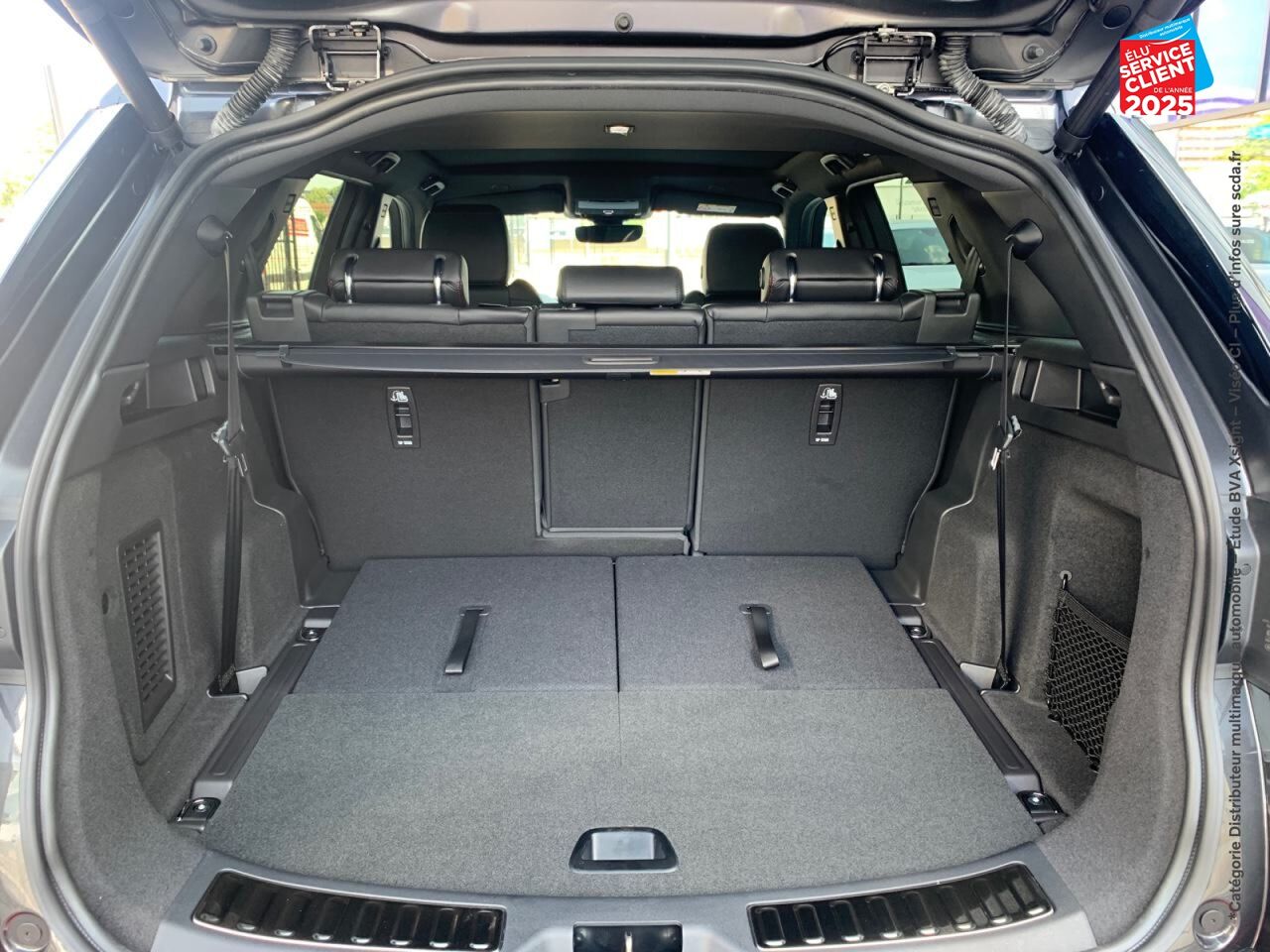 Véhicule d'occasion LAND-ROVER DISCOVERY SPORT P200 FLEX FUEL R-DYNAMIC SE AWD BVA chez Toyota Thionville