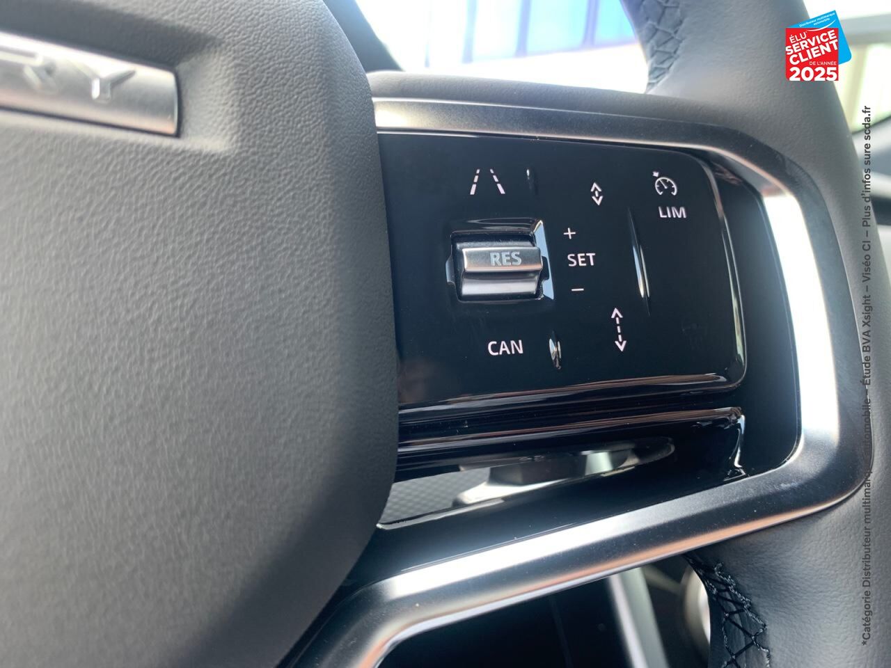 Véhicule d'occasion LAND-ROVER DISCOVERY SPORT P200 FLEX FUEL R-DYNAMIC SE AWD BVA chez Toyota Thionville