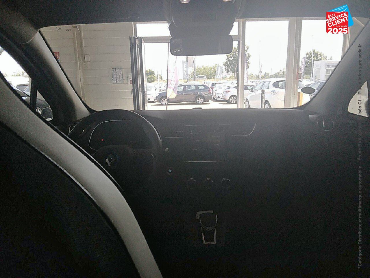 Véhicule d'occasion RENAULT ZOE LIFE CHARGE NORMALE R110 4CV chez Renault Saint-Louis