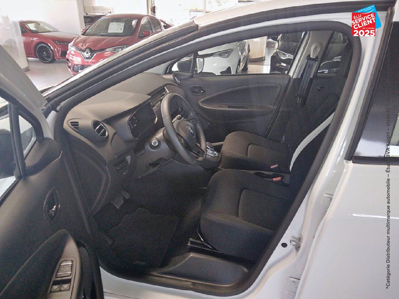 Véhicule d'occasion RENAULT ZOE LIFE CHARGE NORMALE R110 4CV chez Renault Saint-Louis