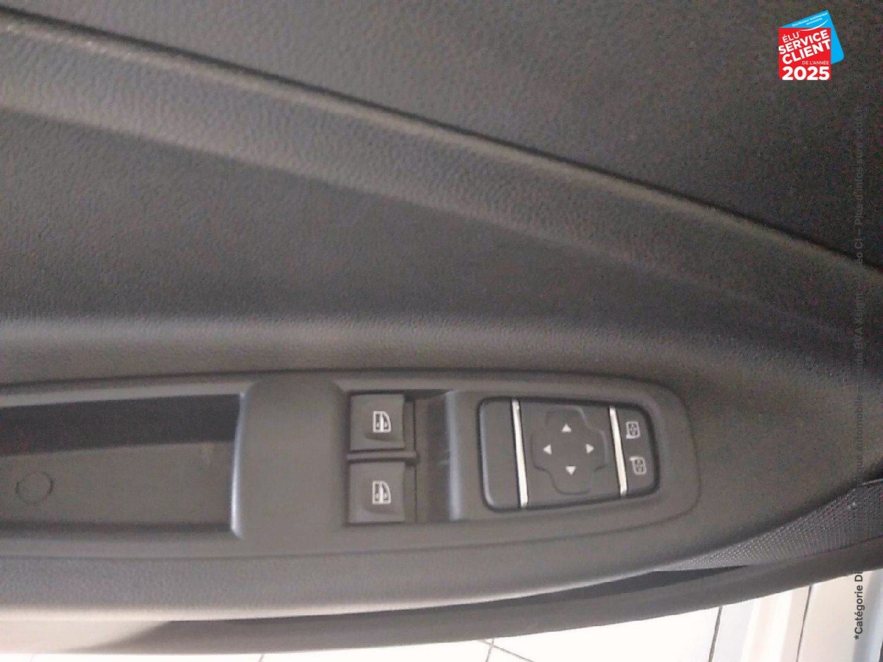 Véhicule d'occasion RENAULT ZOE LIFE CHARGE NORMALE R110 4CV chez Renault Saint-Louis