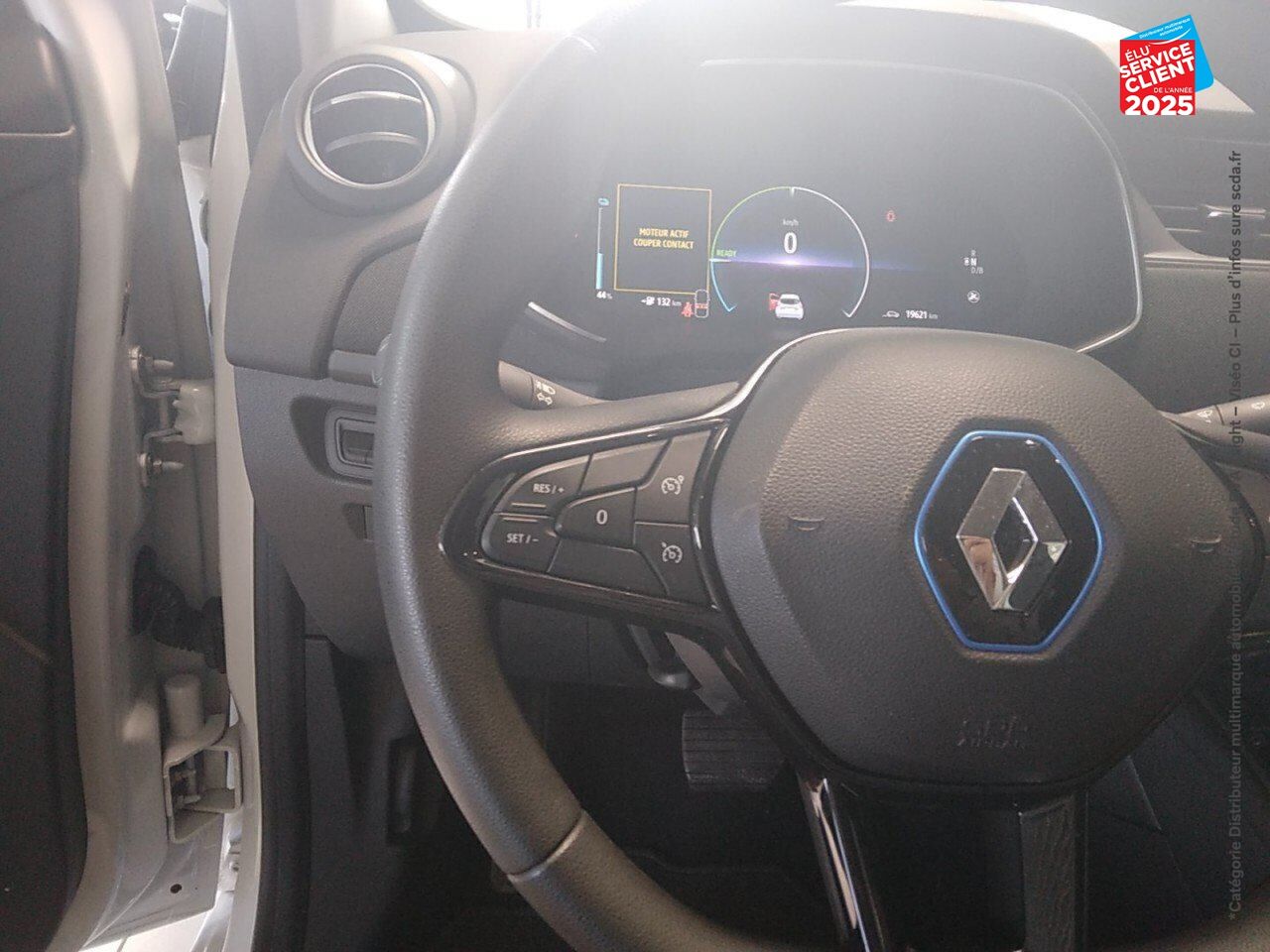 Véhicule d'occasion RENAULT ZOE LIFE CHARGE NORMALE R110 4CV chez Renault Saint-Louis
