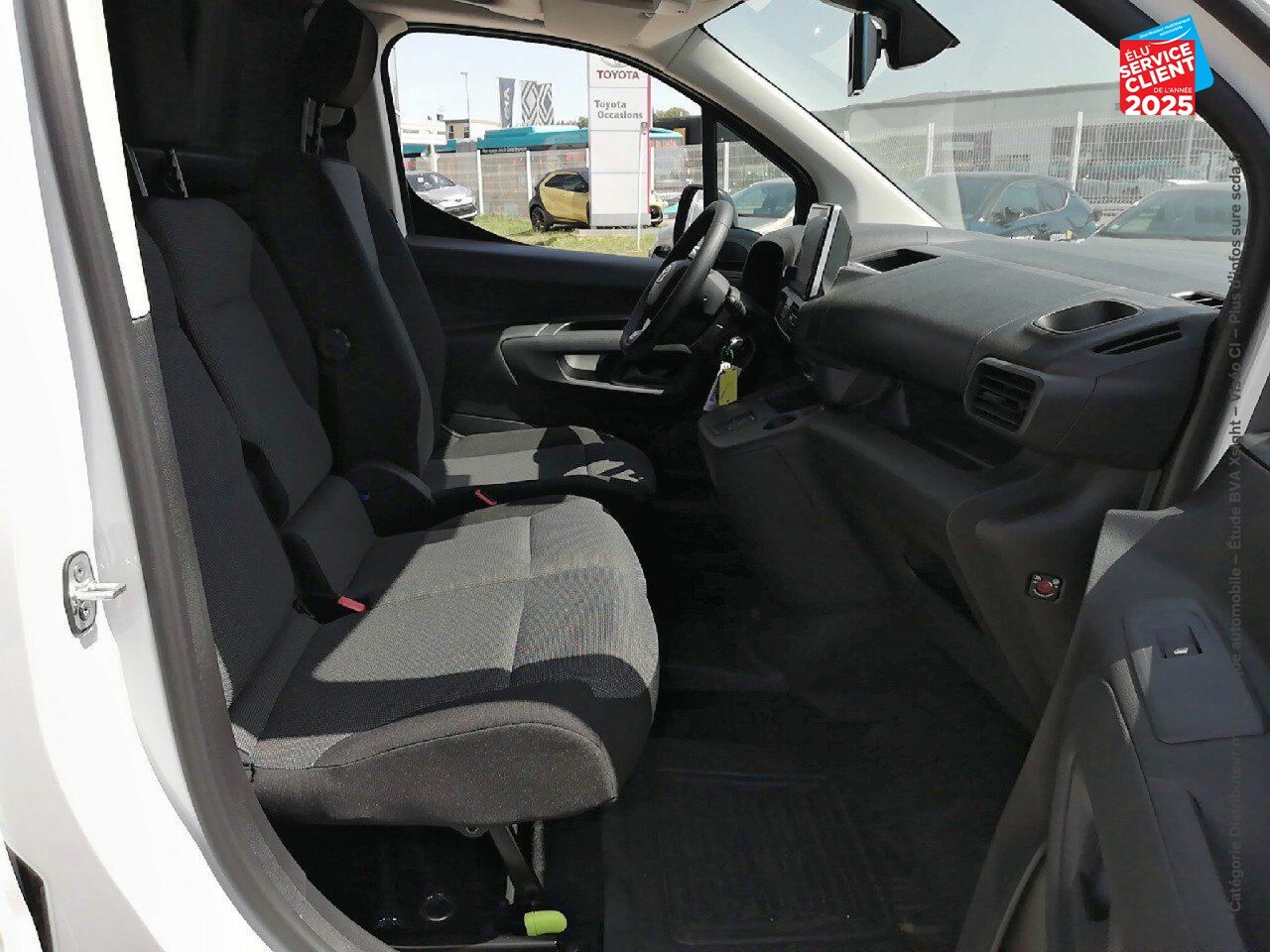 Véhicule d'occasion TOYOTA PROACE CITY ELECTRIC MEDIUM 50 KWH BUSINESS RC23 chez Toyota Bar le Duc