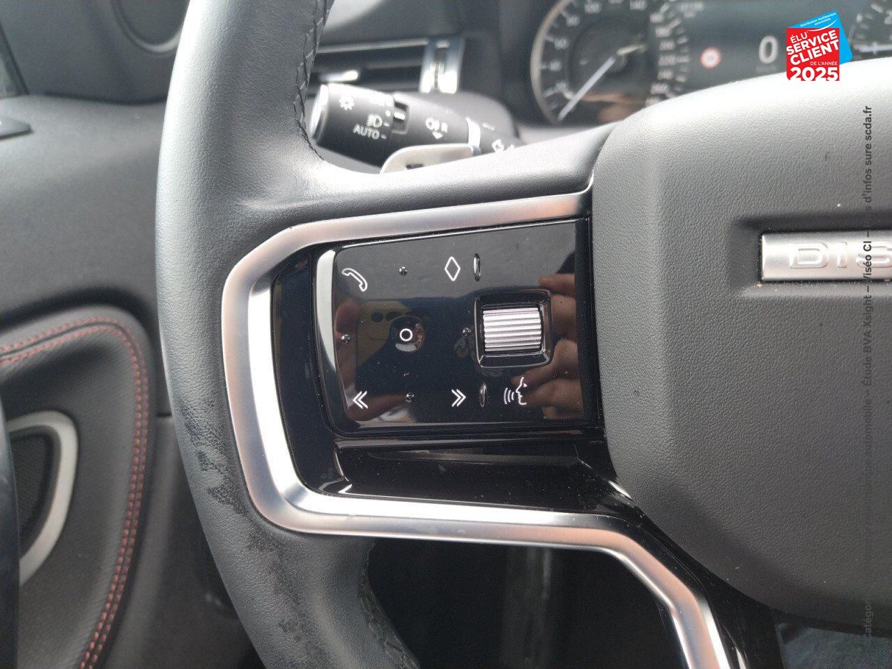 Véhicule d'occasion LAND-ROVER DISCOVERY SPORT P300E R-DYNAMIC SE AWD BVA chez Land Rover Metz