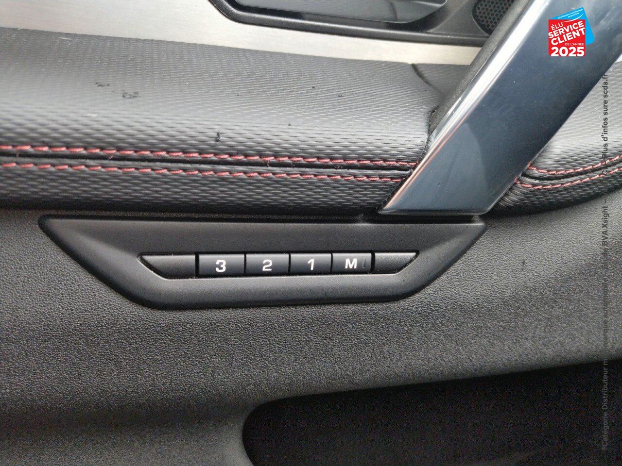 Véhicule d'occasion LAND-ROVER DISCOVERY SPORT P300E R-DYNAMIC SE AWD BVA chez Land Rover Metz