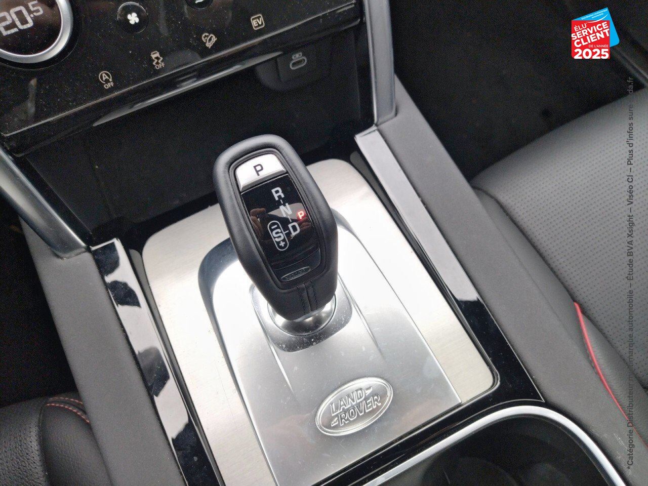 Véhicule d'occasion LAND-ROVER DISCOVERY SPORT P300E R-DYNAMIC SE AWD BVA chez Land Rover Metz