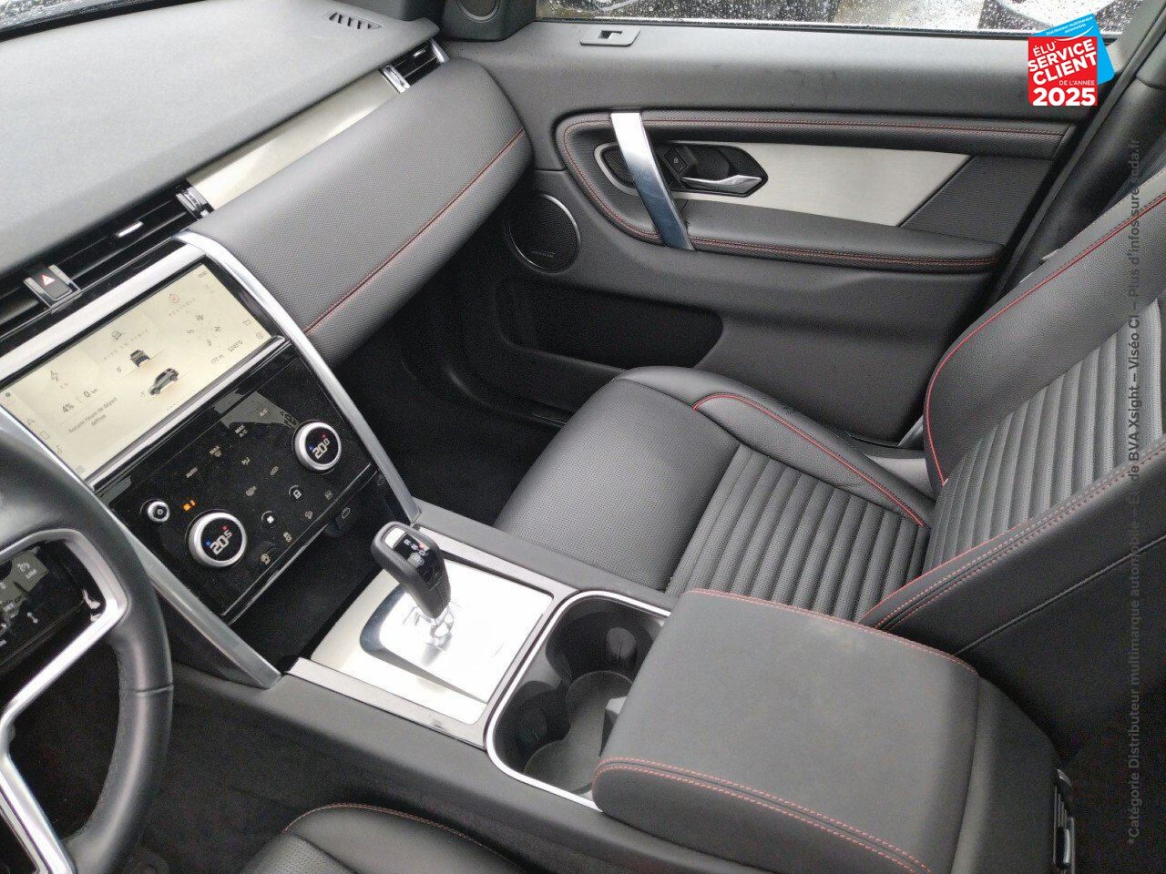 Véhicule d'occasion LAND-ROVER DISCOVERY SPORT P300E R-DYNAMIC SE AWD BVA chez Land Rover Metz