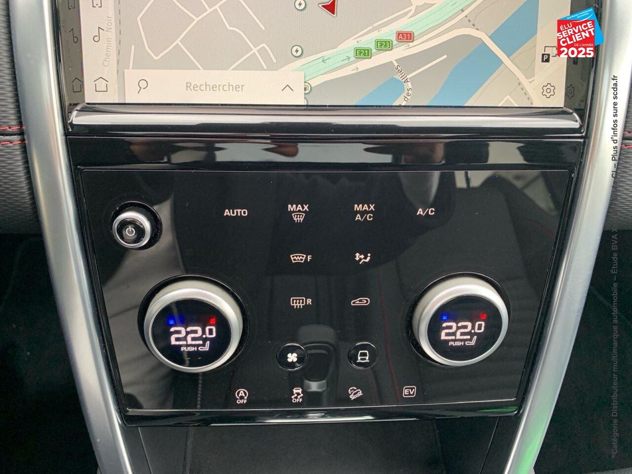 Véhicule d'occasion LAND-ROVER DISCOVERY SPORT P300E R-DYNAMIC SE AWD BVA chez HESS Automobile