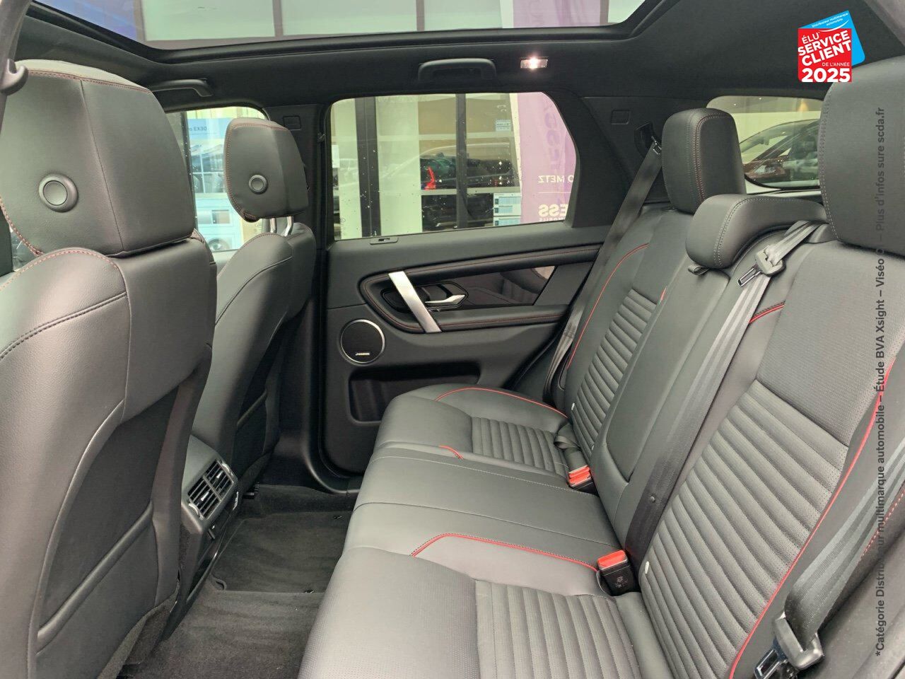 Véhicule d'occasion LAND-ROVER DISCOVERY SPORT P300E R-DYNAMIC SE AWD BVA chez HESS Automobile