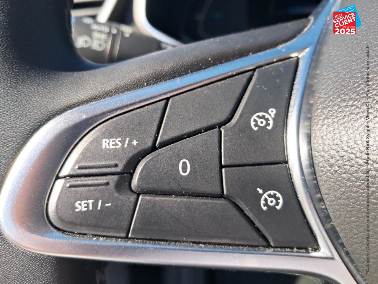 Véhicule d'occasion RENAULT CLIO 1.6 E-TECH 140CH INTENS -21 chez Renault Sélestat