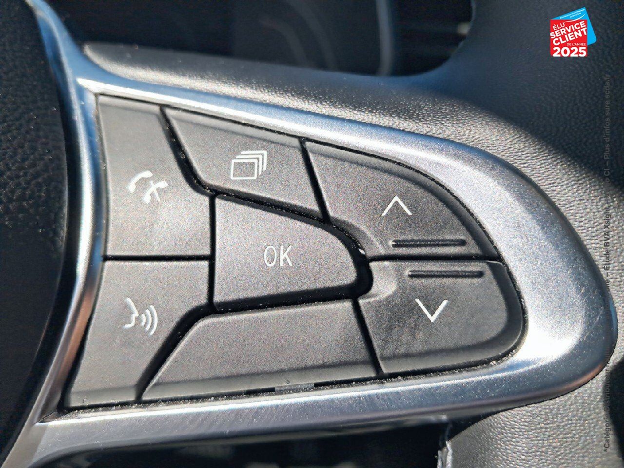 Véhicule d'occasion RENAULT CLIO 1.6 E-TECH 140CH INTENS -21 chez Renault Sélestat