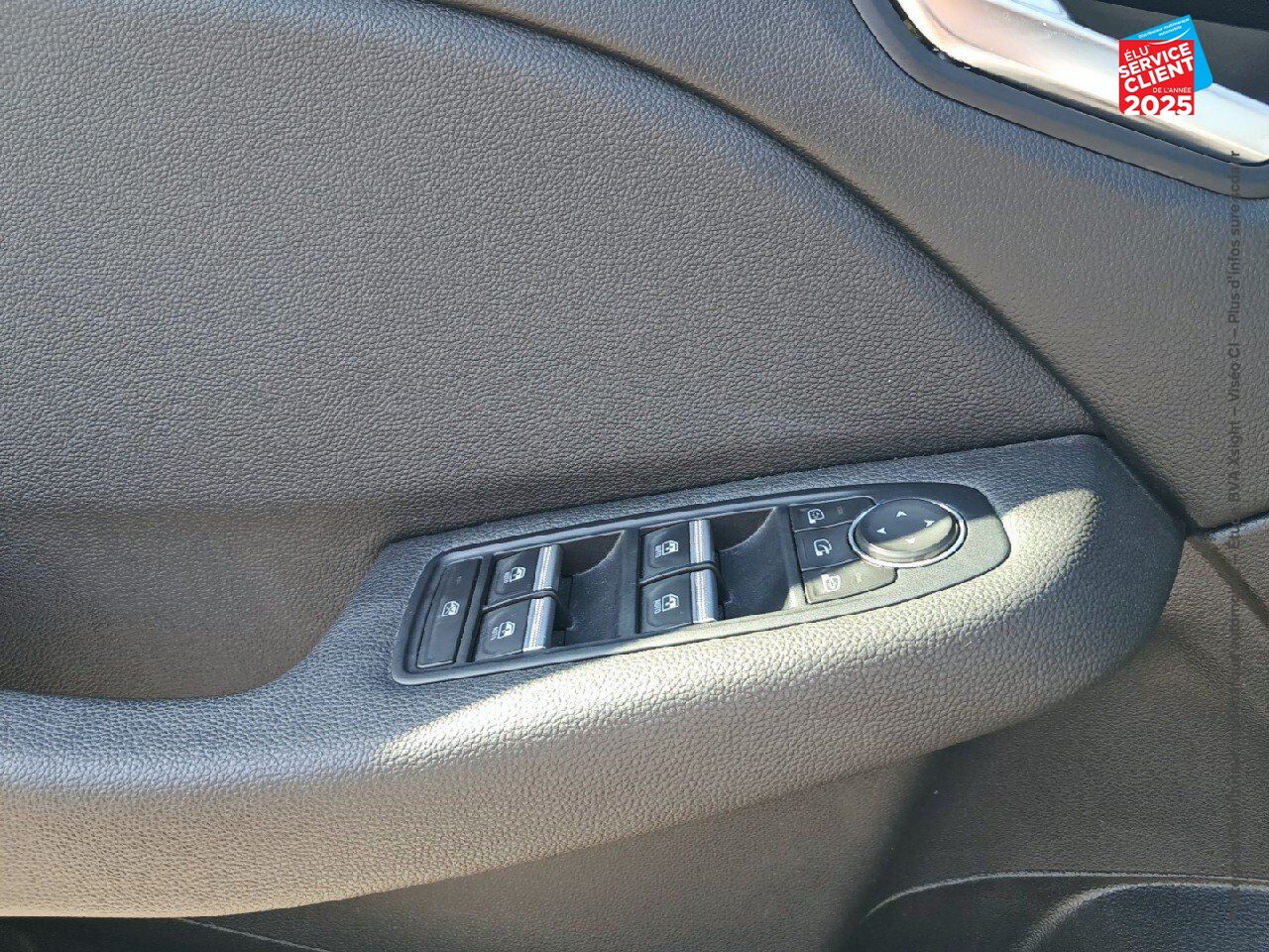 Véhicule d'occasion RENAULT CLIO 1.6 E-TECH 140CH INTENS -21 chez Renault Sélestat