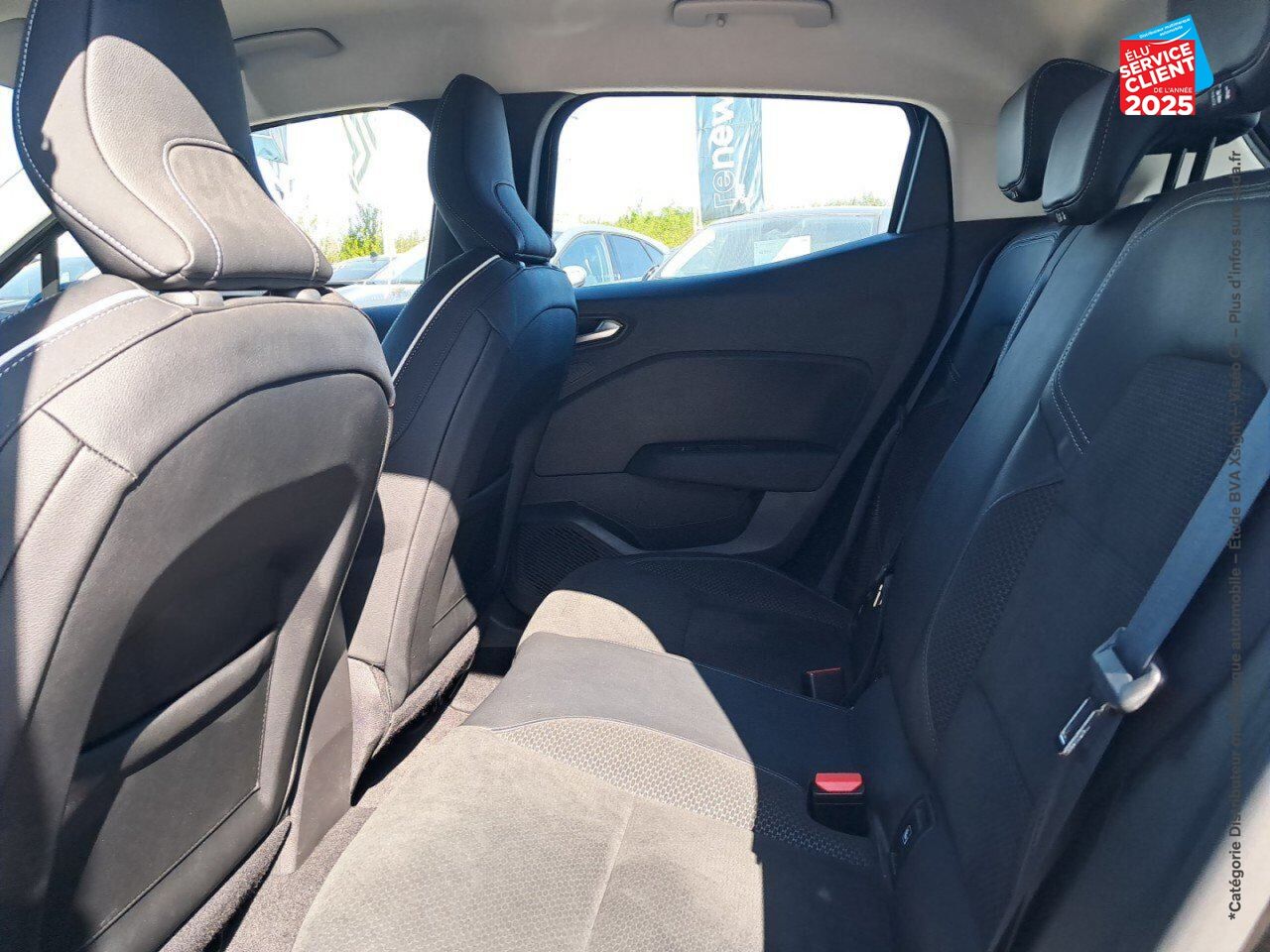 Véhicule d'occasion RENAULT CLIO 1.6 E-TECH 140CH INTENS -21 chez Renault Sélestat