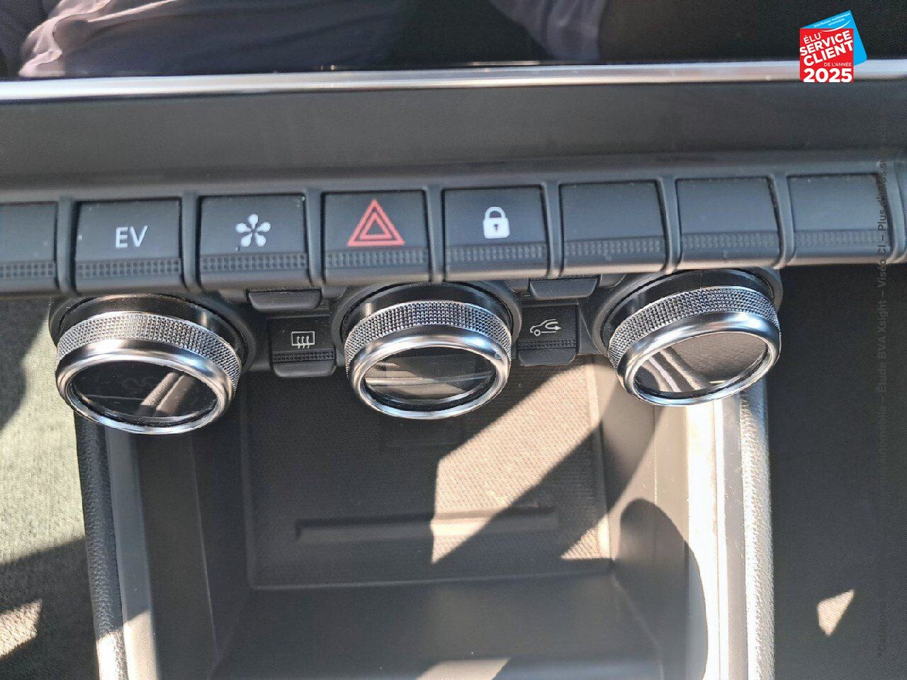 Véhicule d'occasion RENAULT CLIO 1.6 E-TECH 140CH INTENS -21 chez Renault Sélestat