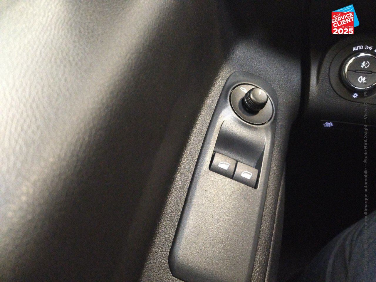 Véhicule d'occasion OPEL COMBO LIFE TAILLE M - MOTEUR ELECTRIQUE 136CH 100 KW AUTOMATIQUE EDITION chez Renault Saint-Louis