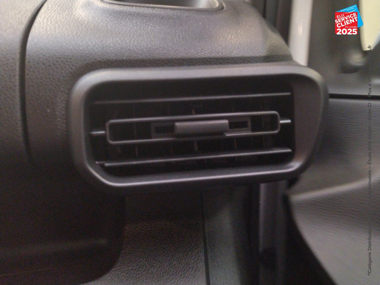 Véhicule d'occasion OPEL COMBO LIFE TAILLE M - MOTEUR ELECTRIQUE 136CH 100 KW AUTOMATIQUE EDITION chez Renault Saint-Louis