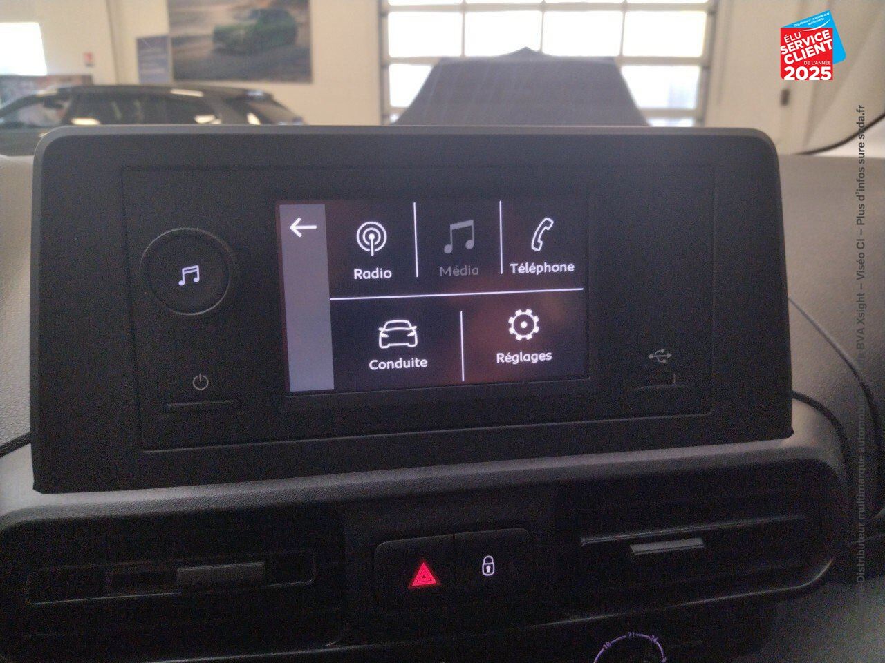 Véhicule d'occasion OPEL COMBO LIFE TAILLE M - MOTEUR ELECTRIQUE 136CH 100 KW AUTOMATIQUE EDITION chez Renault Saint-Louis