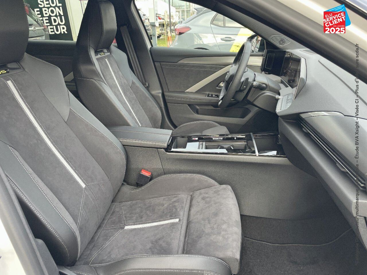 Véhicule d'occasion OPEL ASTRA 1.6 TURBO 225CH HYBRID GSE BVA8 chez Opel Beaune