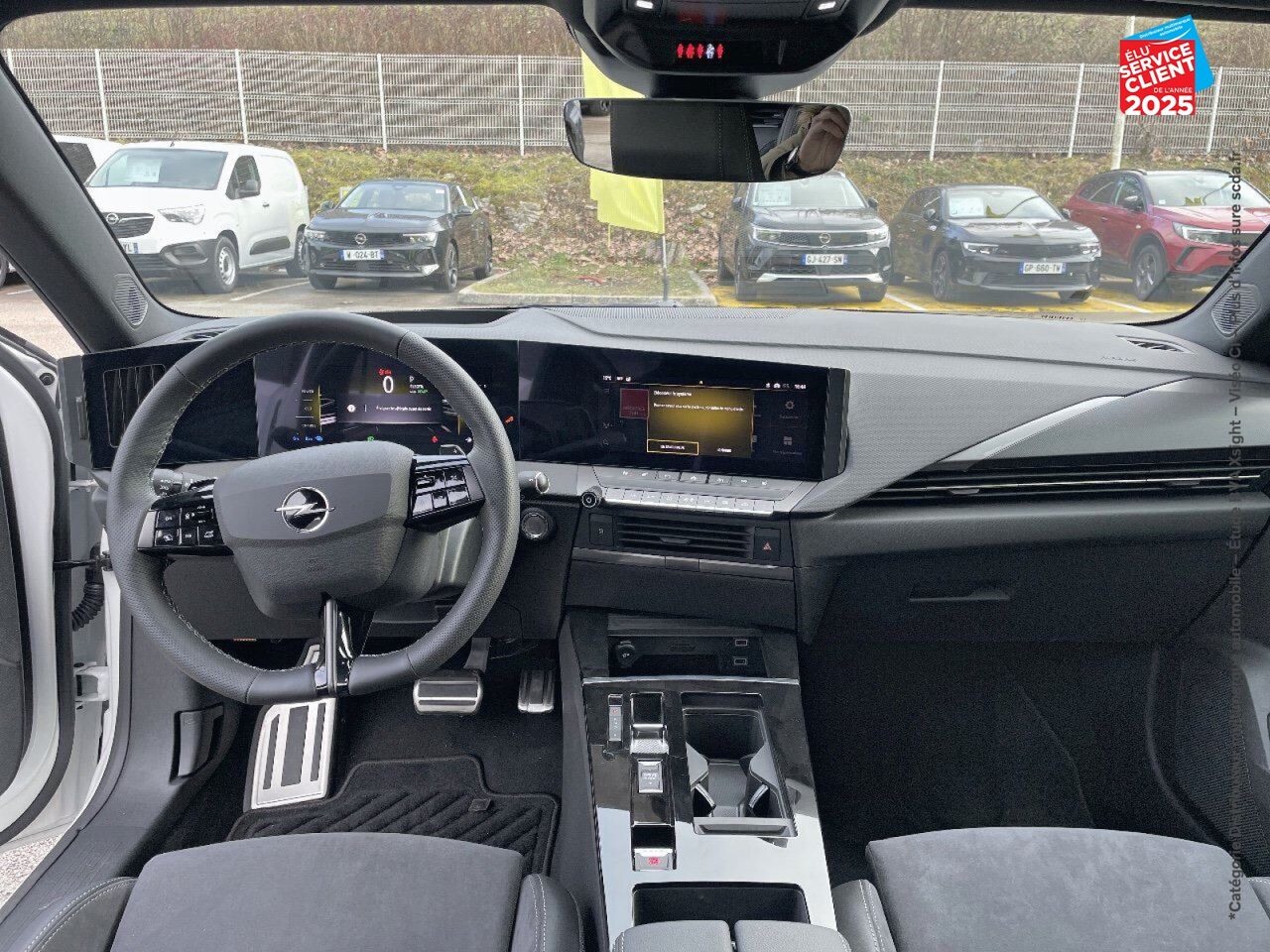 Véhicule d'occasion OPEL ASTRA 1.6 TURBO 225CH HYBRID GSE BVA8 chez Opel Beaune
