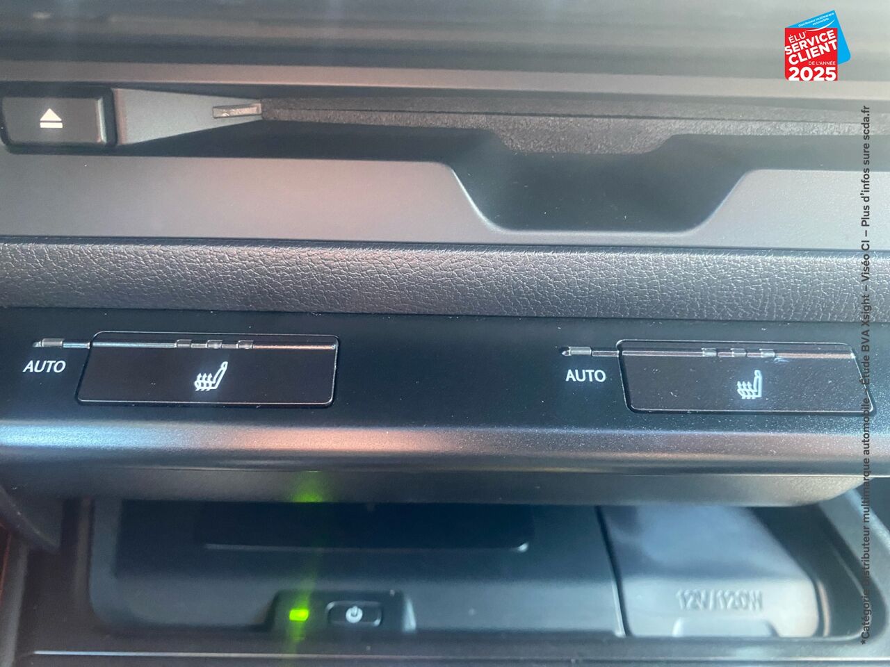 Véhicule d'occasion LEXUS UX 250H 4WD LUXE MY19 chez Dacia Mulhouse