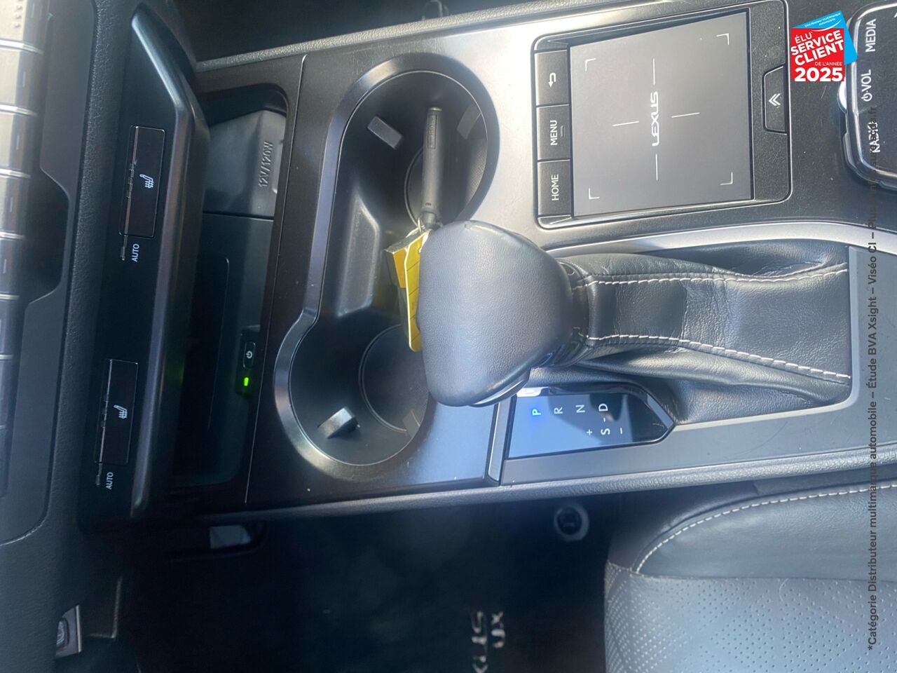Véhicule d'occasion LEXUS UX 250H 4WD LUXE MY19 chez Dacia Mulhouse
