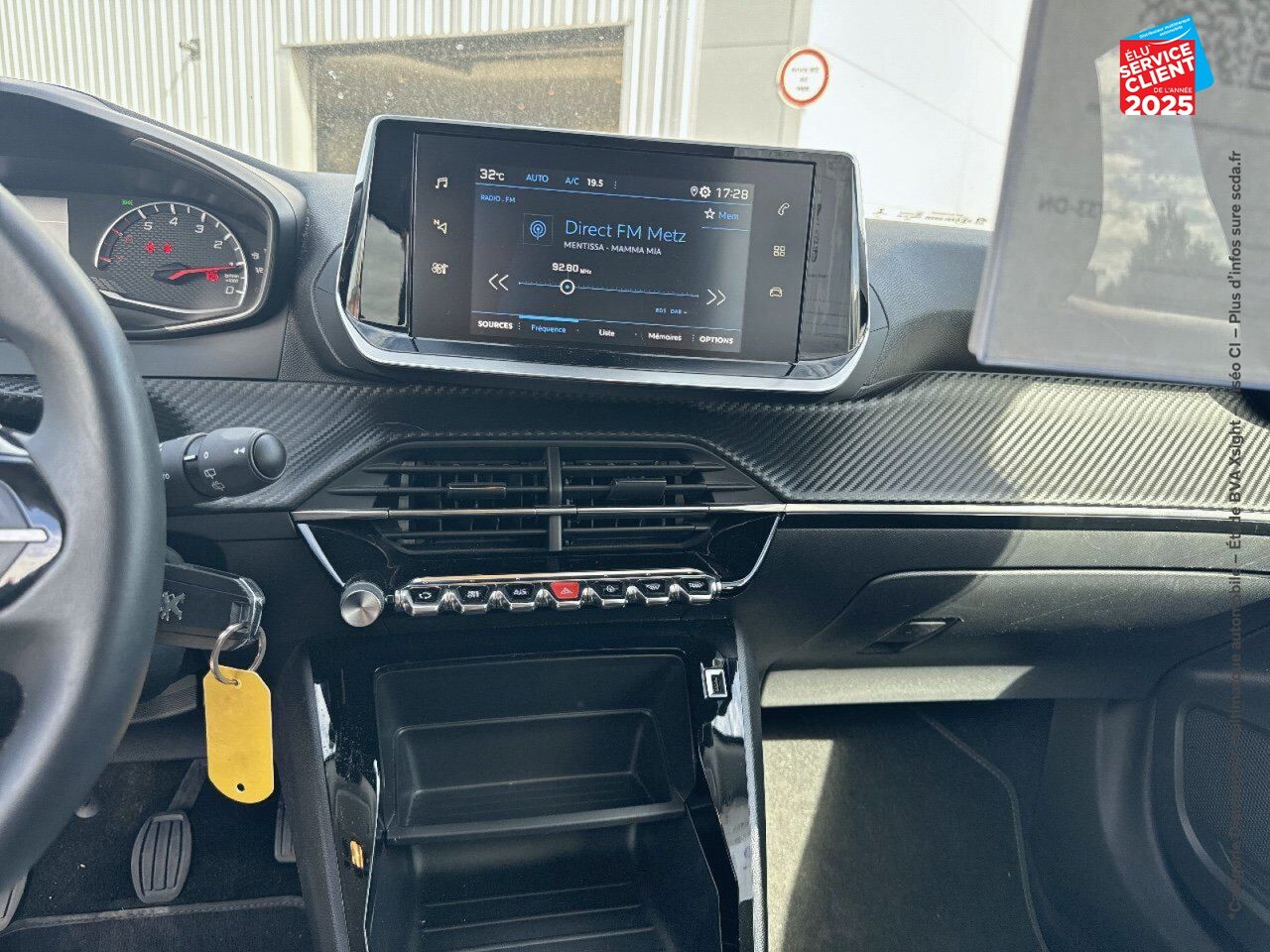 Véhicule d'occasion PEUGEOT 2008 1.2 PURETECH 100CH S/S STYLE chez Opel Nancy