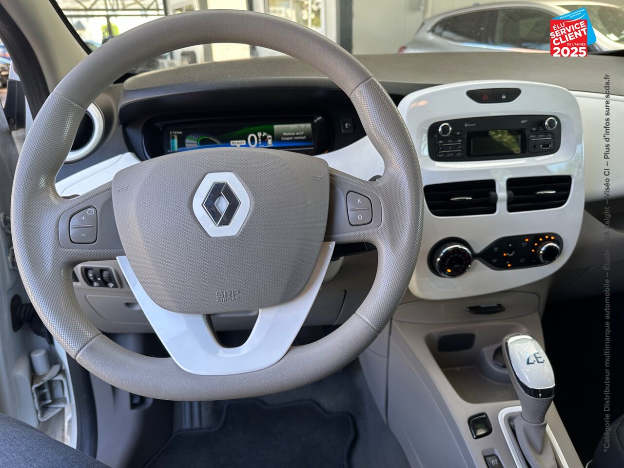 Véhicule d'occasion RENAULT ZOE CITY CHARGE NORMALE R90 chez Renault Saint-Louis