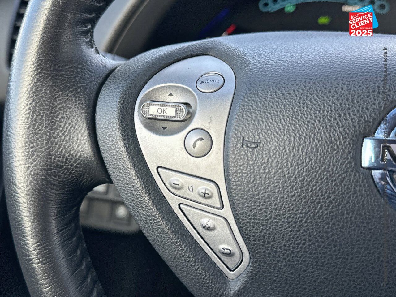 Véhicule d'occasion NISSAN LEAF 109CH 30KWH TEKNA MY17 chez Renault Saint-Louis