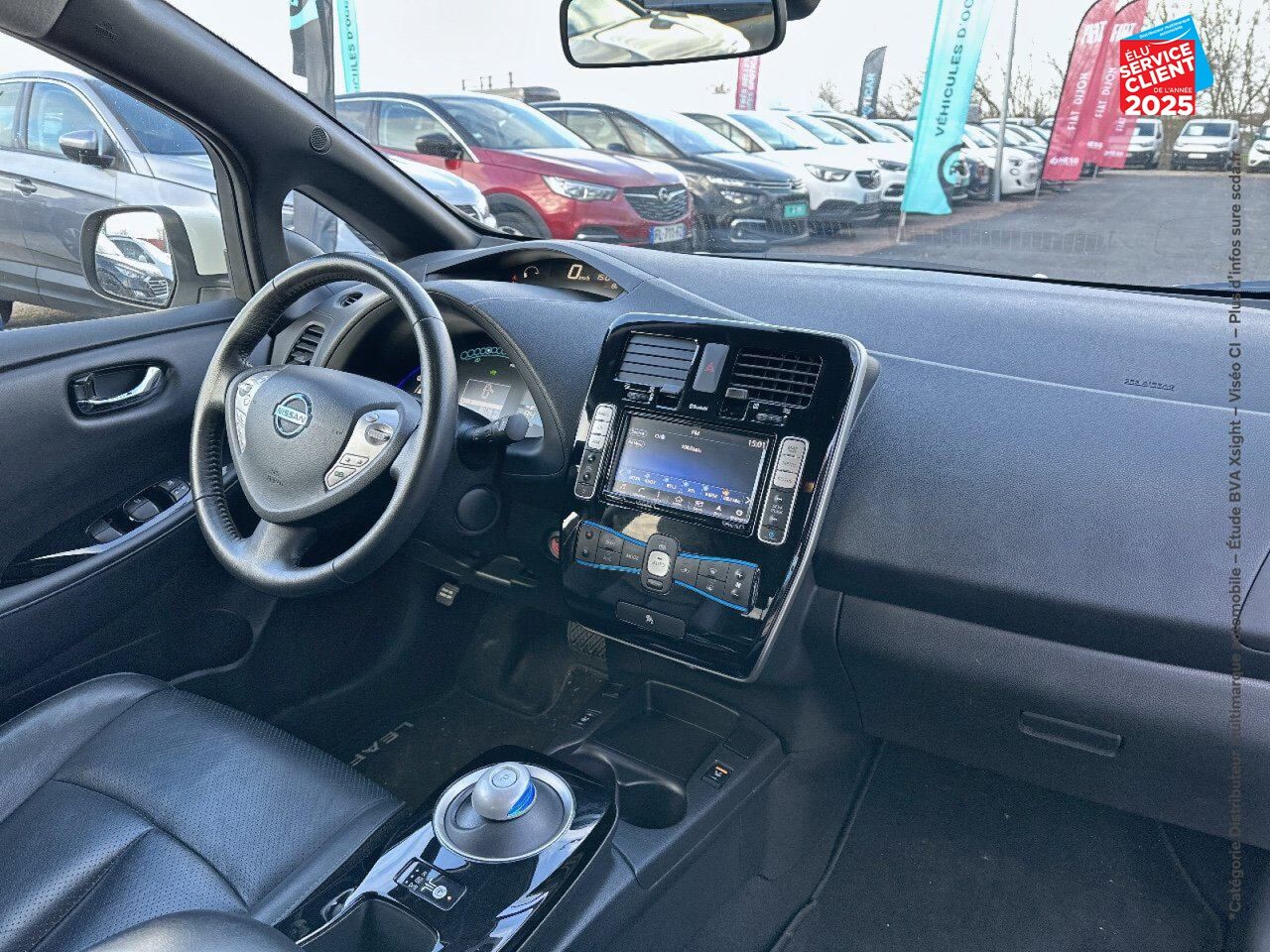 Véhicule d'occasion NISSAN LEAF 109CH 30KWH TEKNA MY17 chez Renault Saint-Louis