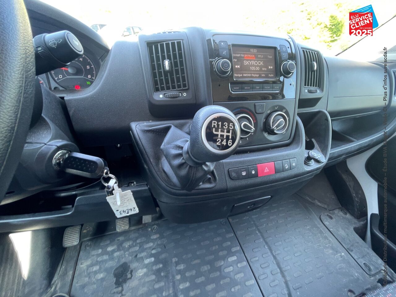 Véhicule d'occasion PEUGEOT BOXER FG 335 L2H2 2.2 BLUEHDI SS 120CH PREMIUM chez Renault Montbéliard