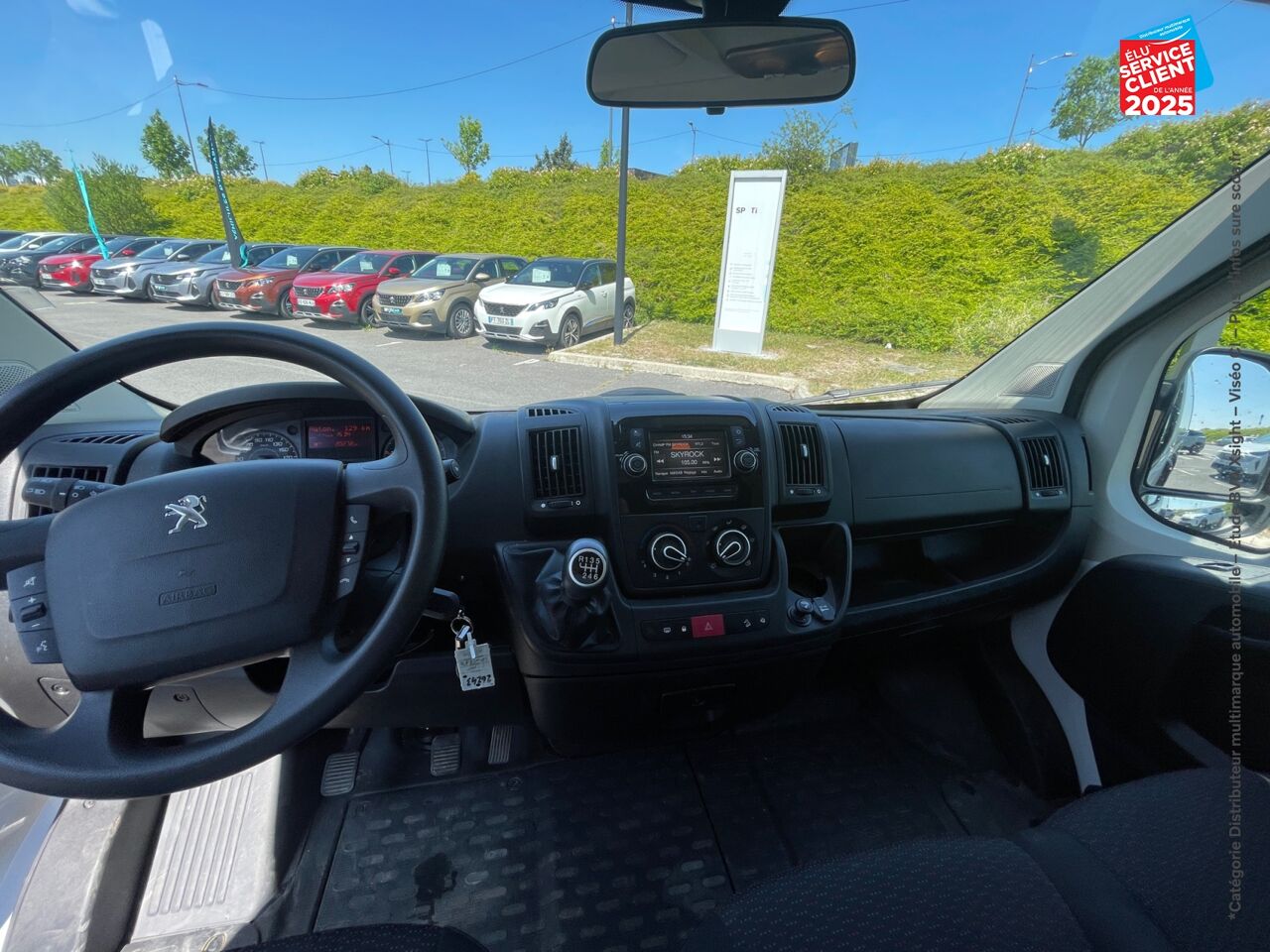Véhicule d'occasion PEUGEOT BOXER FG 335 L2H2 2.2 BLUEHDI SS 120CH PREMIUM chez Renault Montbéliard