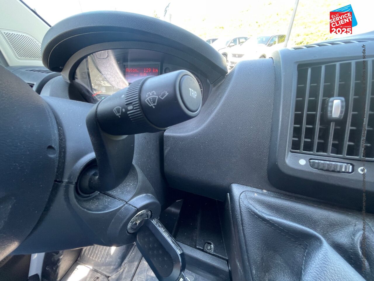 Véhicule d'occasion PEUGEOT BOXER FG 335 L2H2 2.2 BLUEHDI SS 120CH PREMIUM chez Renault Montbéliard