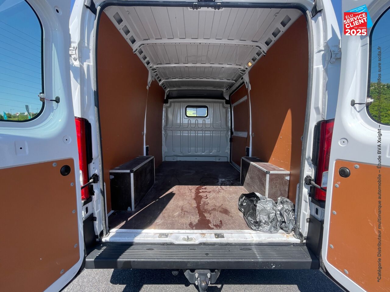 Véhicule d'occasion PEUGEOT BOXER FG 335 L2H2 2.2 BLUEHDI SS 120CH PREMIUM chez Renault Montbéliard