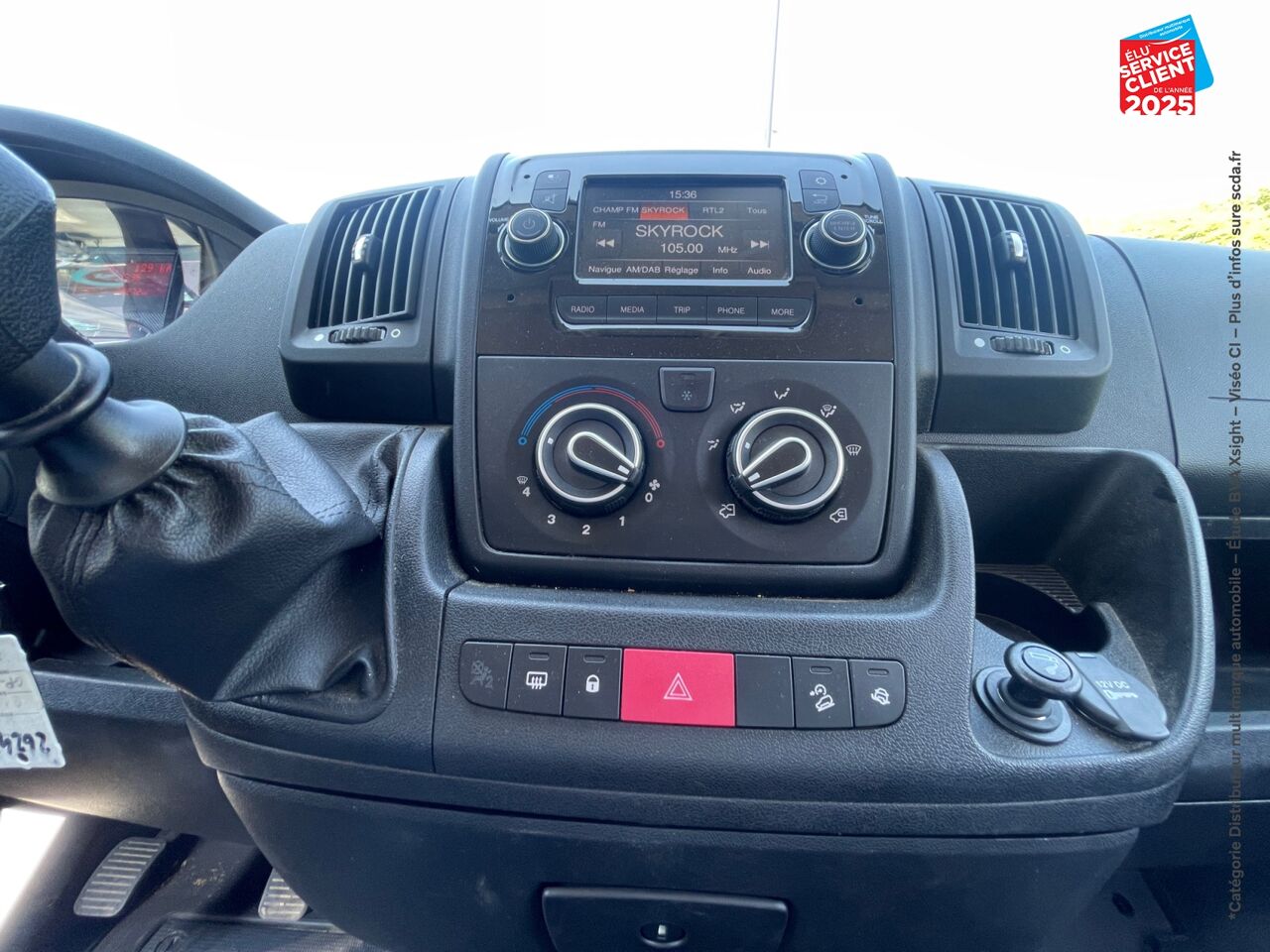 Véhicule d'occasion PEUGEOT BOXER FG 335 L2H2 2.2 BLUEHDI SS 120CH PREMIUM chez Renault Montbéliard
