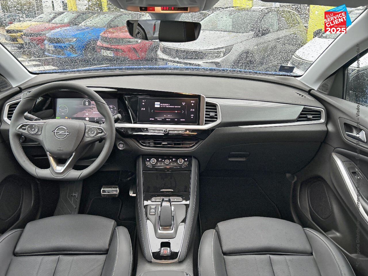 Véhicule d'occasion OPEL GRANDLAND 1.6 TURBO 225CH HYBRIDE ELEGANCE BUSINESS MY23 chez Opel Besançon
