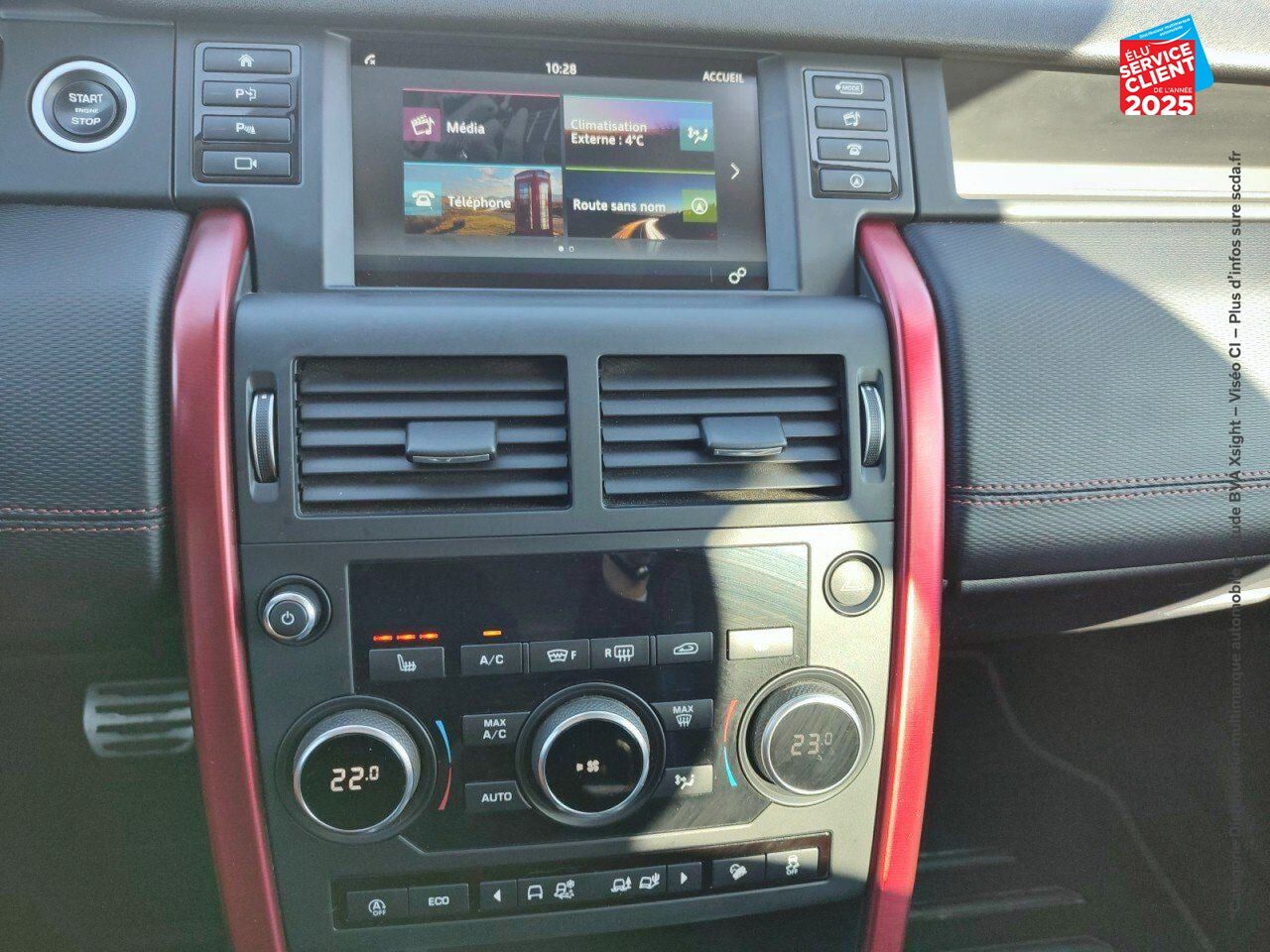 Véhicule d'occasion LAND-ROVER DISCOVERY SPORT 2.0 SD4 240CH HSE LUXURY AWD BVA MARK III chez Toyota Thionville