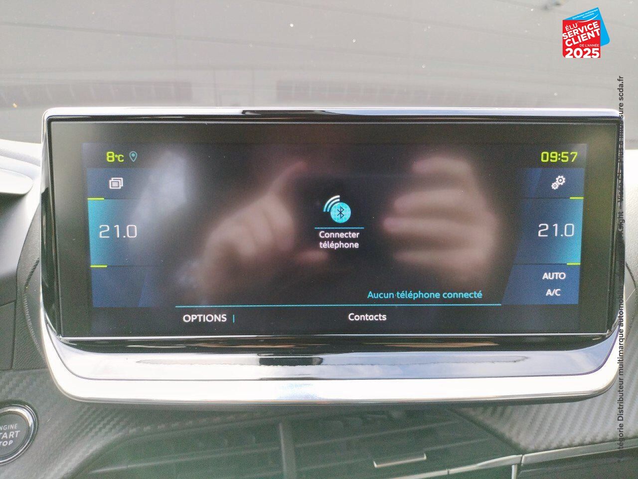Véhicule d'occasion PEUGEOT 2008 E-2008 136 CH ALLURE GPS I-COCKPIT 3D SIEGES CHAUFFANTS chez Renault Saint-Louis
