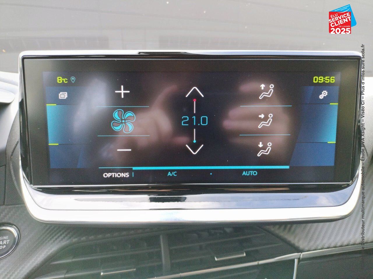 Véhicule d'occasion PEUGEOT 2008 E-2008 136 CH ALLURE GPS I-COCKPIT 3D SIEGES CHAUFFANTS chez Renault Saint-Louis