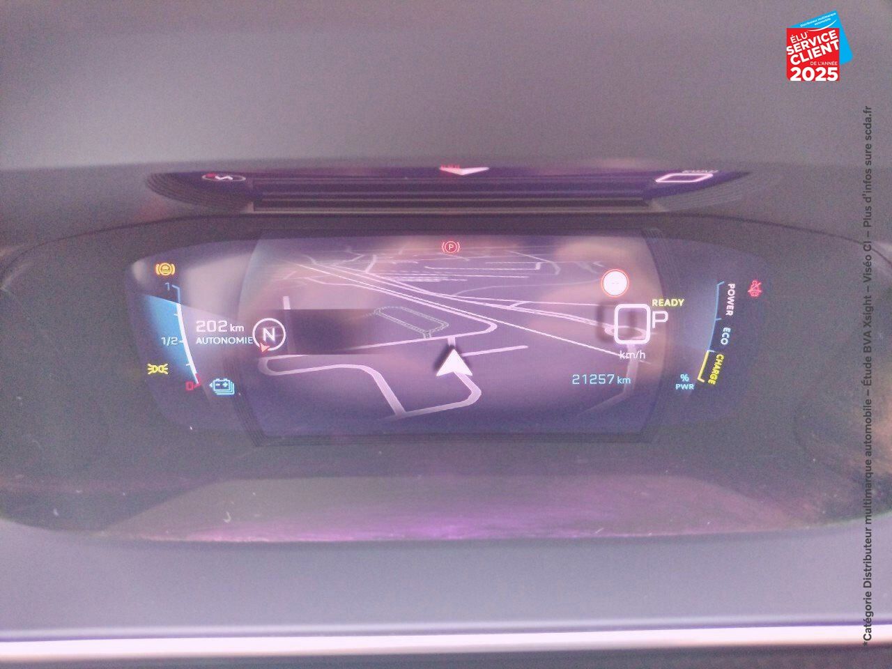 Véhicule d'occasion PEUGEOT 2008 E-2008 136 CH ALLURE GPS I-COCKPIT 3D SIEGES CHAUFFANTS chez Renault Saint-Louis