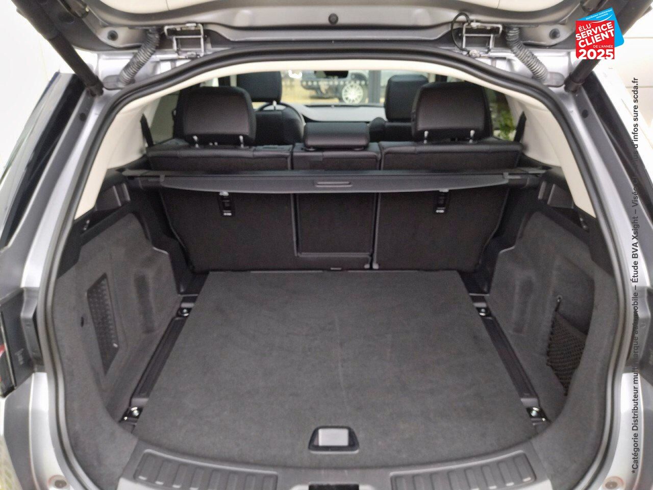Véhicule d'occasion LAND-ROVER DISCOVERY SPORT P300E SE AWD BVA chez Land Rover Strasbourg