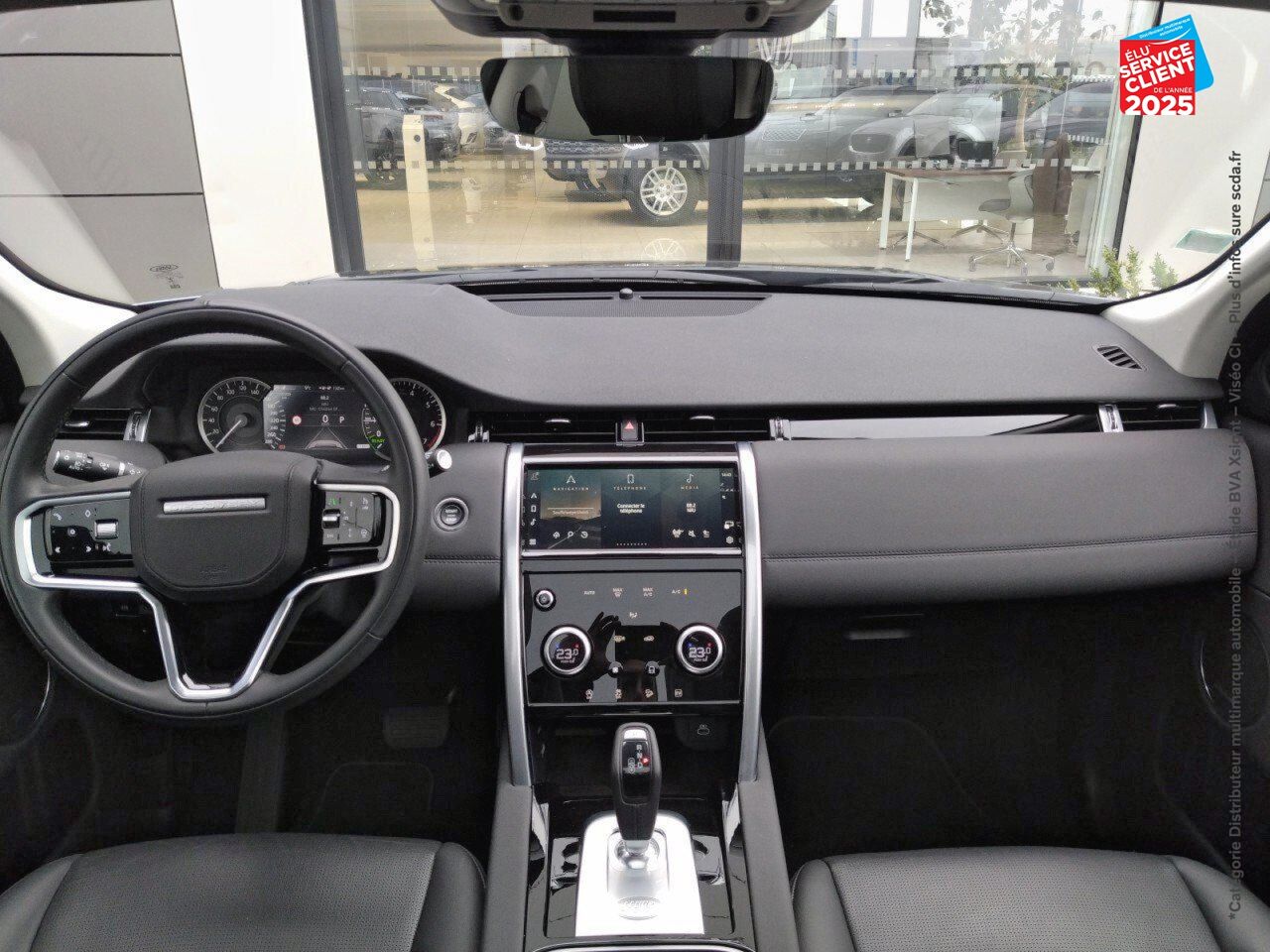 Véhicule d'occasion LAND-ROVER DISCOVERY SPORT P300E SE AWD BVA chez Land Rover Strasbourg