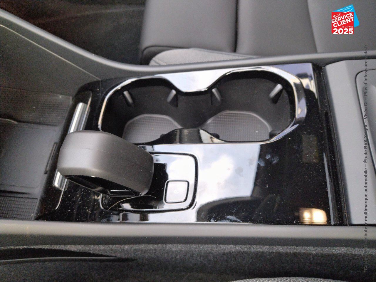 Véhicule d'occasion VOLVO XC40 RECHARGE EXTENDED RANGE 252CH ULTIMATE chez Volvo Epernay