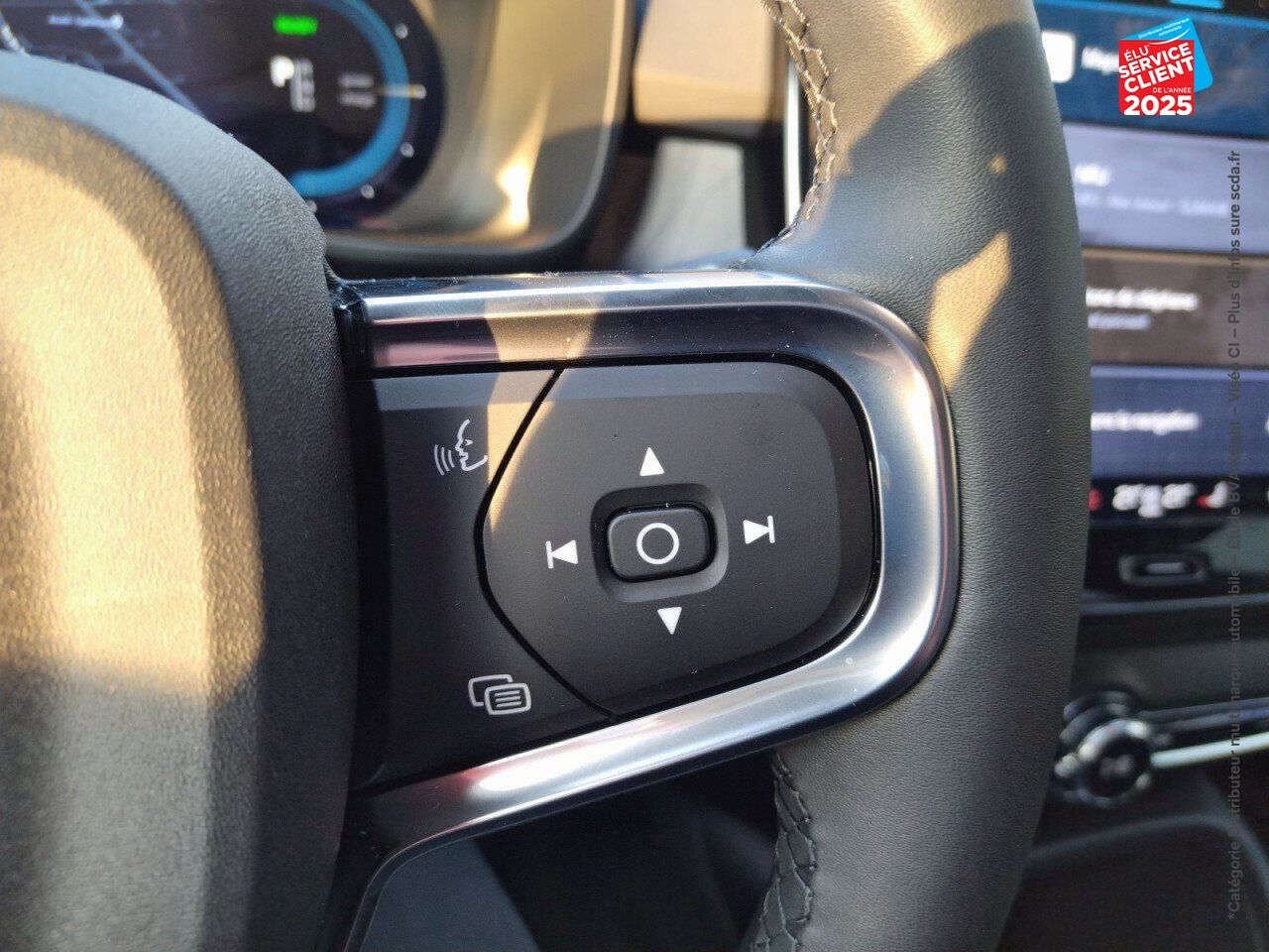 Véhicule d'occasion VOLVO XC40 RECHARGE EXTENDED RANGE 252CH ULTIMATE chez Volvo Epernay