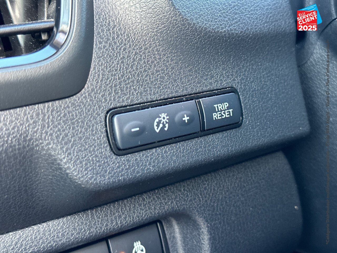 Véhicule d'occasion NISSAN LEAF 150CH 40KWH N-CONNECTA 19.5 chez HESS Automobile
