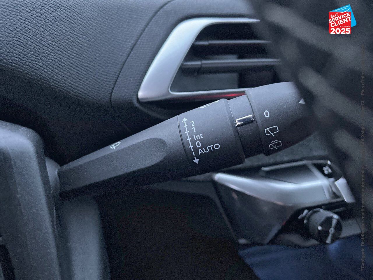 Véhicule d'occasion PEUGEOT 3008 1.2 PURETECH 130CH ALLURE SS chez Le Veodrome