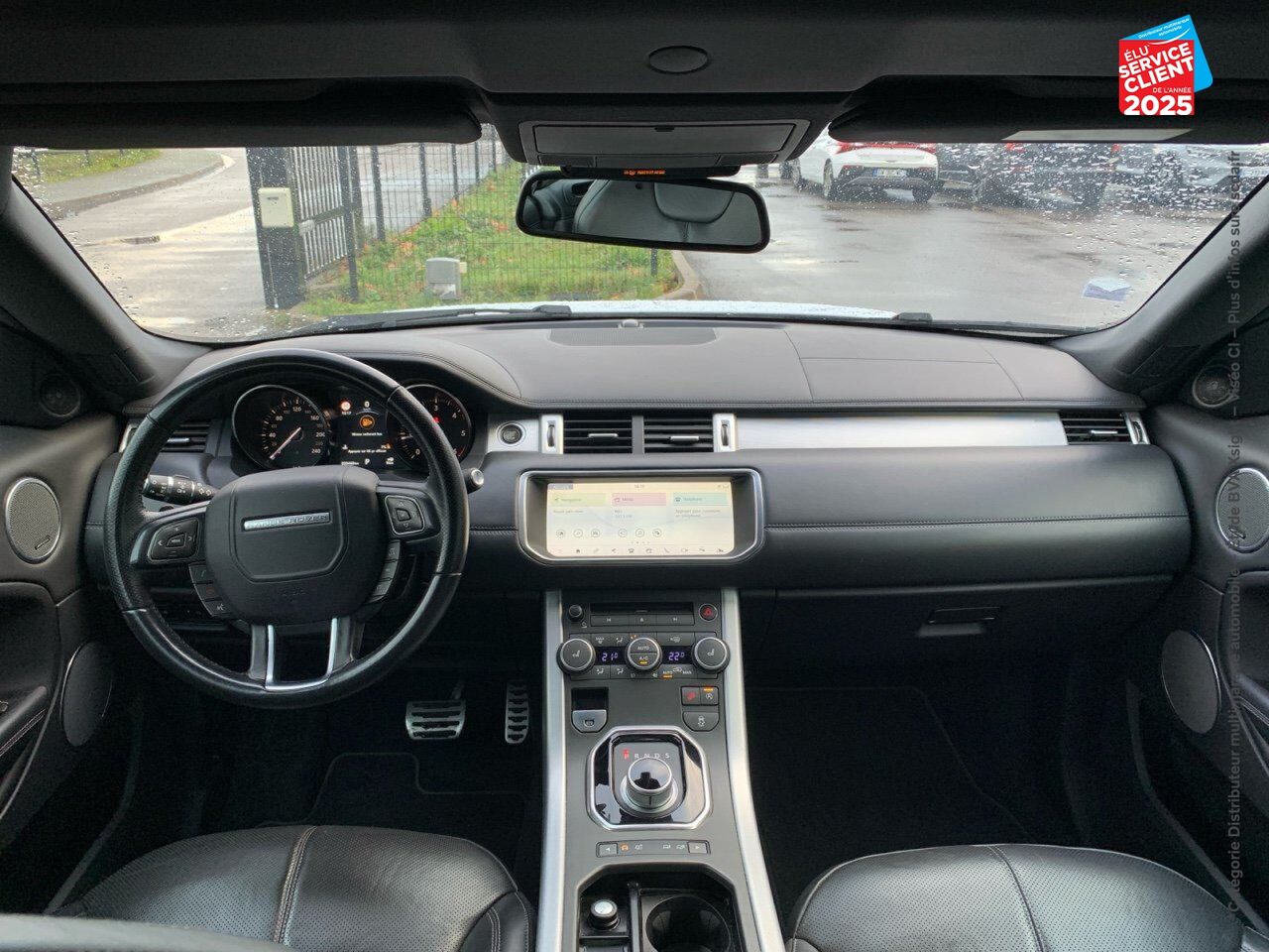 Véhicule d'occasion LAND-ROVER RANGE EVOQUE CAB 2.0 TD4 180 SE DYNAMIC BVA MARK III CUIR SIEGE CHAUF CAMERA GPS chez Volvo Epernay